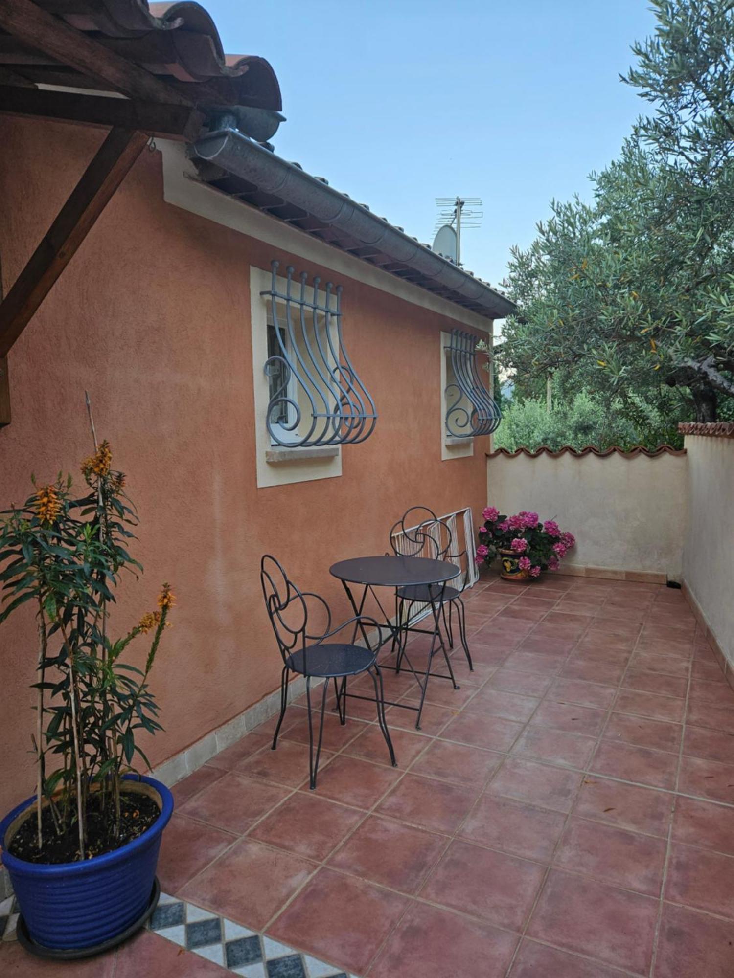 Bed and Breakfast Bastide des Oliviers Moustiers-Sainte-Marie Exterior foto